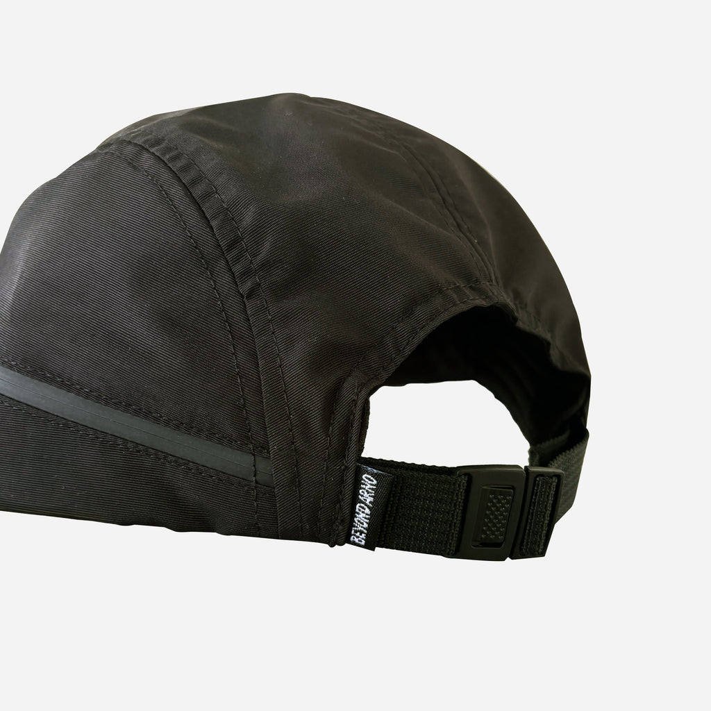Beyond Arno foldable trail cap with zipped pocket in silver, back view