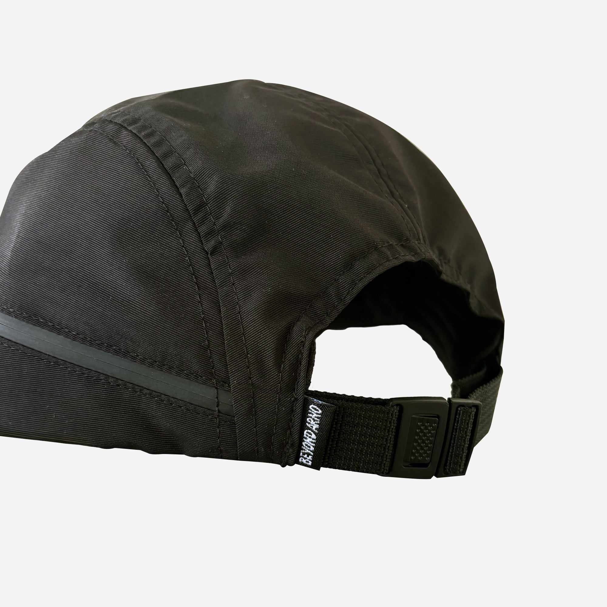 Beyond Arno foldable trail cap with zipped pocket in silver, back view